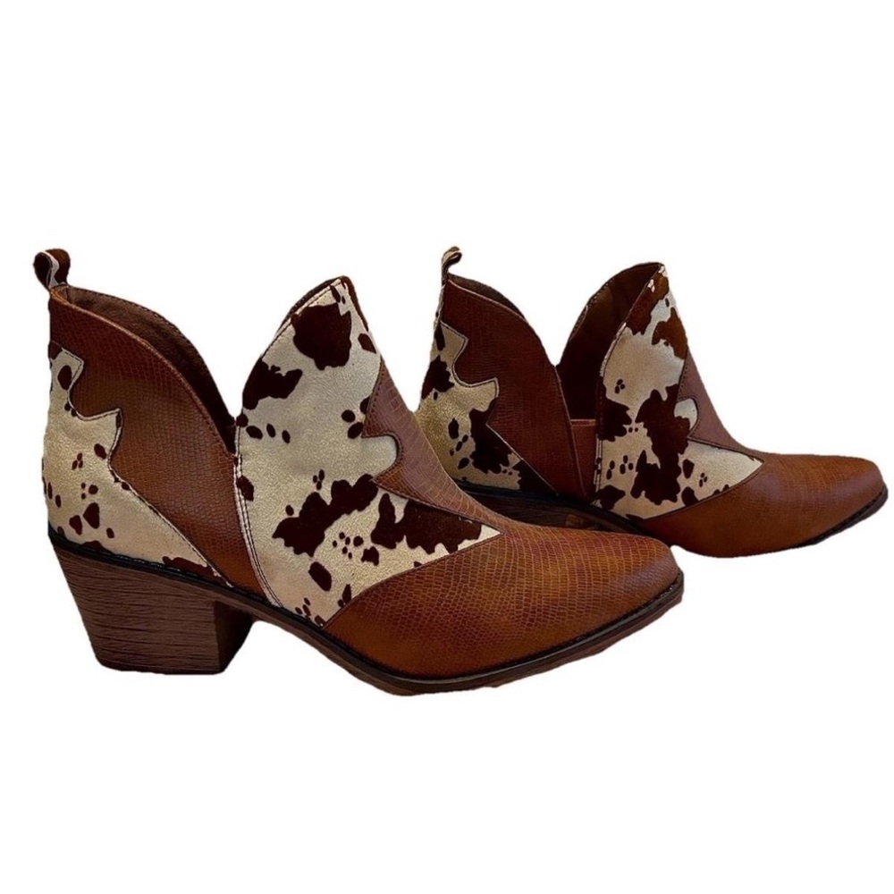Pierre Dumas size 6.5 brown boot with brown cow print